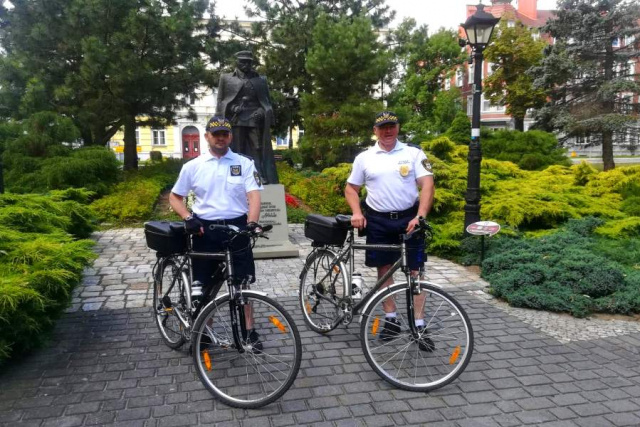 Kędzierzyńsko-kozielscy strażnicy miejscy przesiedli się z radiowozów na rowery