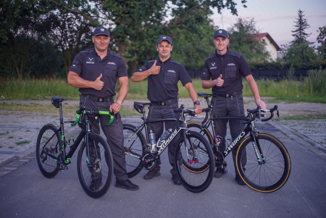 Funkcjonariusze zakładu karnego w Strzelcach Opolskich w szczytnym celu chcą pokonać rowerem 500 kilometrów w 24 godziny