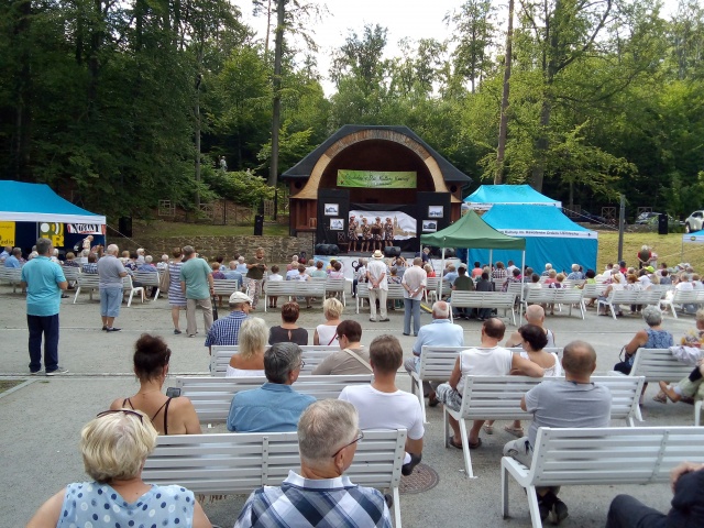 Niedzielne koncerty w Muszli Leśnej umilą letnie spacery po Parku Zdrojowym w Głuchołazach