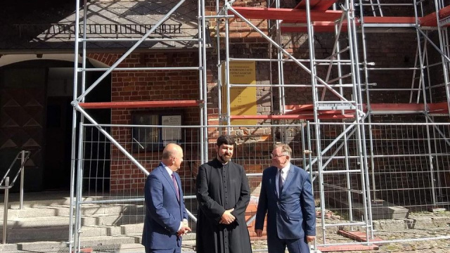 Namysłowska parafia otrzymała 300 tysięcy złotych unijnej dotacji na renowację ściany kościoła