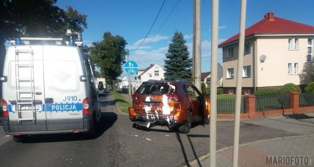 Zderzenie 3 samochodów w Dobrzeniu Małym. Dwie osoby w szpitalu na badaniach