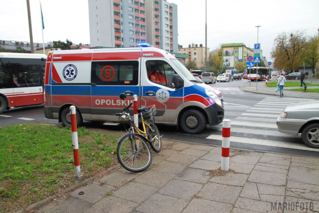 Potrącenie rowerzysty na rondzie przy Nysy Łużyckiej w Opolu
