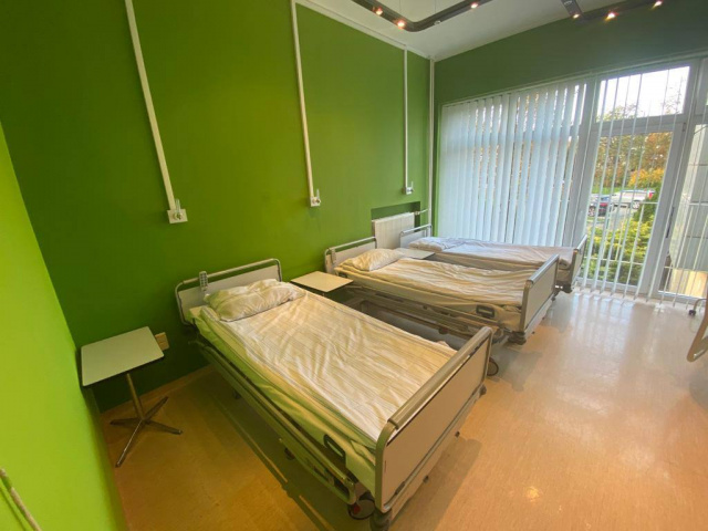 Na Opolszczyźnie jest teraz blisko 1050 szpitalnych łóżek covidowych. Utrzymujemy bufor bezpieczeństwa na około 350 miejsc