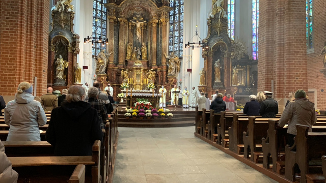 Każdy na swoim miejscu, zgodnie ze swoim powołaniem powinien troszczyć się o dobro ojczyzny. Biskup pomocniczy diecezji opolskiej w 102. rocznicę niepodległości Polski