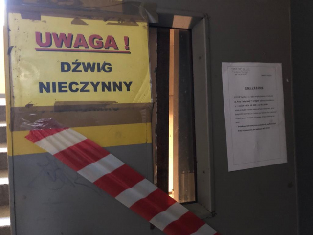 Opole: czy można żyć w wieżowcu bez windy Mieszkańcy jednego z bloków już wiedzą, jak to jest