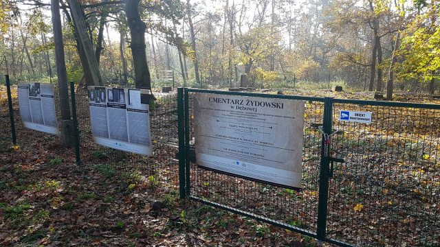Dzięki zaangażowaniu społeczników zapomniany cmentarz żydowski w Dębowej zmienia się