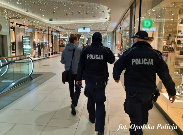 Brzescy policjanci apelują o bezpieczne zakupy przed świętami