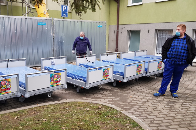 Łóżka kupione przez WOŚP trafiły do szpitala w Kędzierzynie-Koźlu