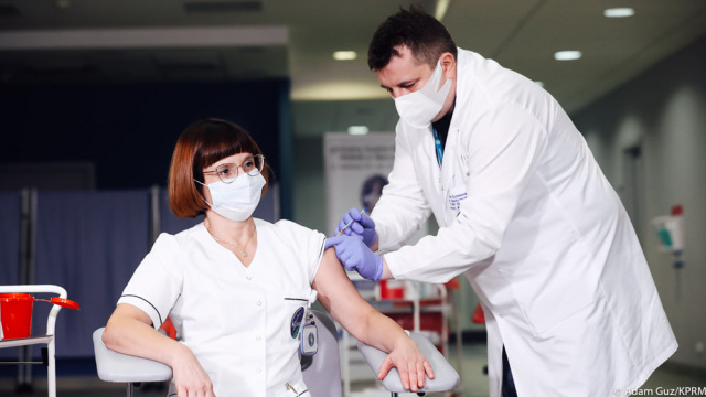 W Polsce rozpoczęły się szczepienia przeciwko COVID-19. Na Opolszczyźnie procedura ruszy w szpitalach w Kędzierzynie-Koźlu oraz Białej