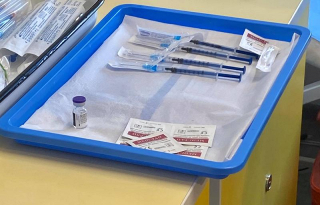 USK przesuwa terminy szczepień przeciw COVID-19 drugą dawką Pfizera. Powodem są opóźnienia w dostawach