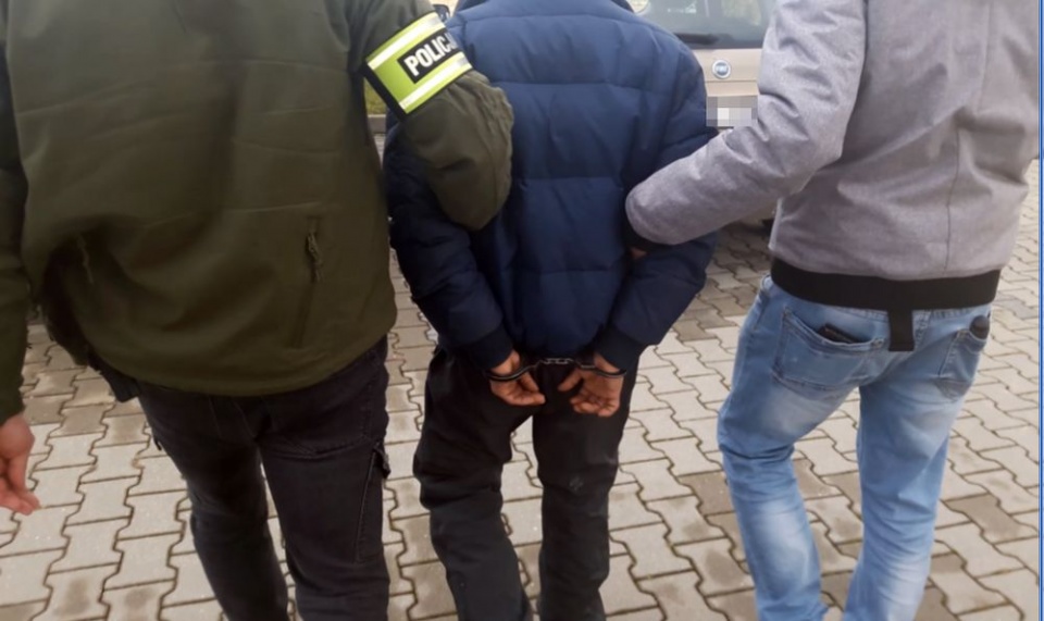 37-latek zatrzymany za włamanie i zniszczenie mienia (fot. Policja)