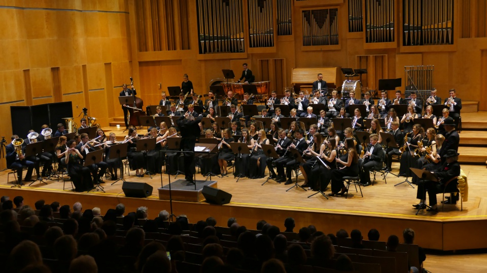Młodzieżowa Orkiestra Dęta LEŚNICA podczas gali w Filharmonii Opolskiej © [fot. Małgorzata Ślusarczyk]