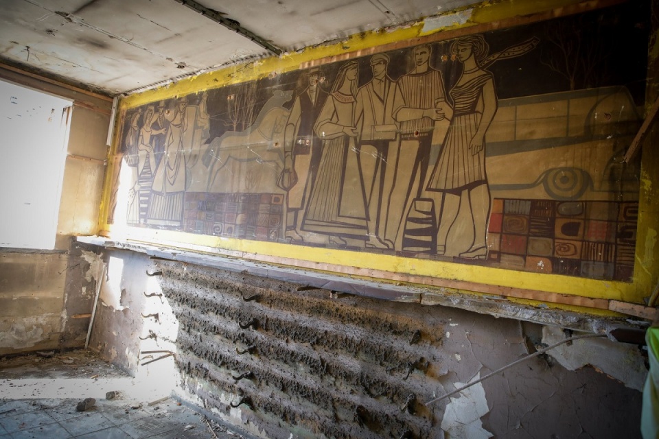 Malowidło odkryte pod boazerią dworca PKS w Opolu [fot. UM w Opolu]