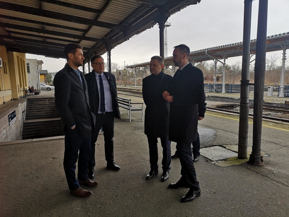 Nyski dworzec kolejowy na rządowej liście modernizacji 150 obiektów w kraju foto: K.Doros