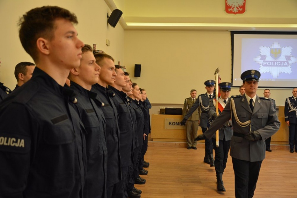 Ślubowanie nowych policjantów [fot.opolska.policja.gov.pl]