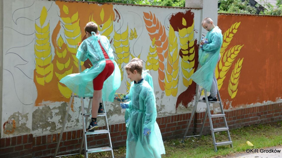 Młodzież z Grodkowa stworzyła mural [fot. OKiR Grodków]