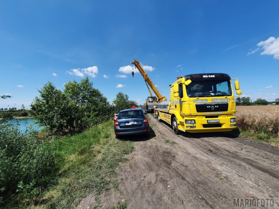 Wyciągnie auta z kamionki Silesia [fot.Mario]
