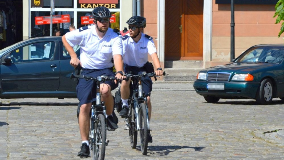 Policyjny patrol rowerowy w Kluczborku [fot. archiwum kluczborskiej policji]