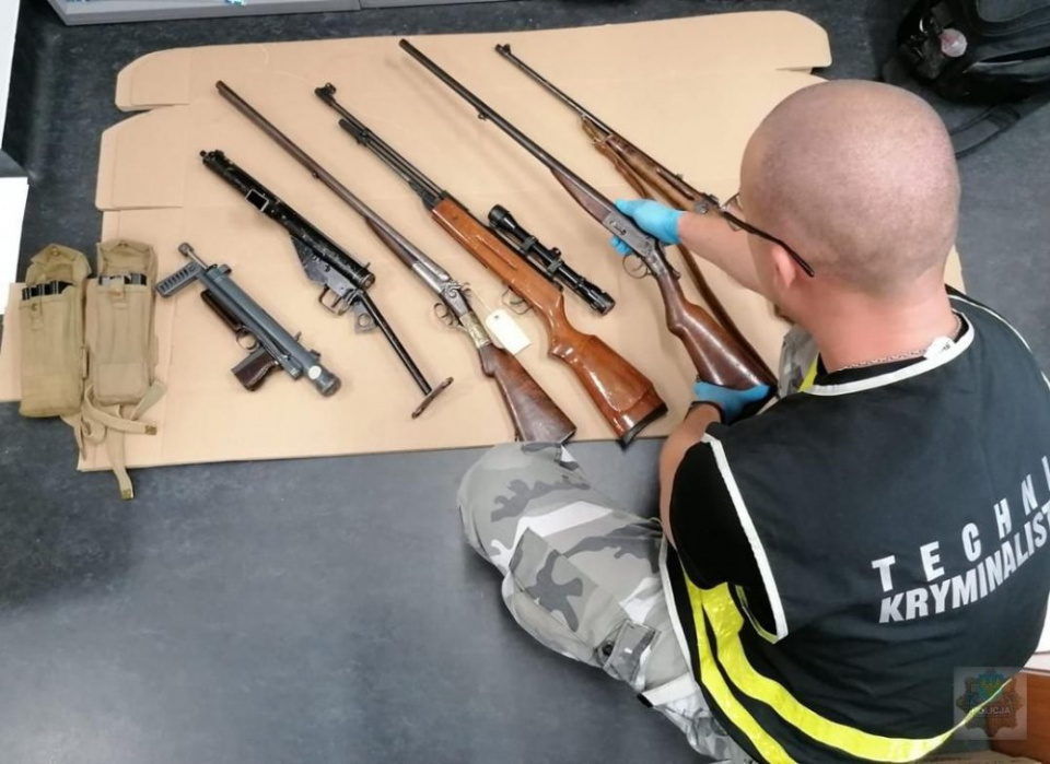 Nielegalne składowanie broni [fot.opolska.policja.gov.pl]