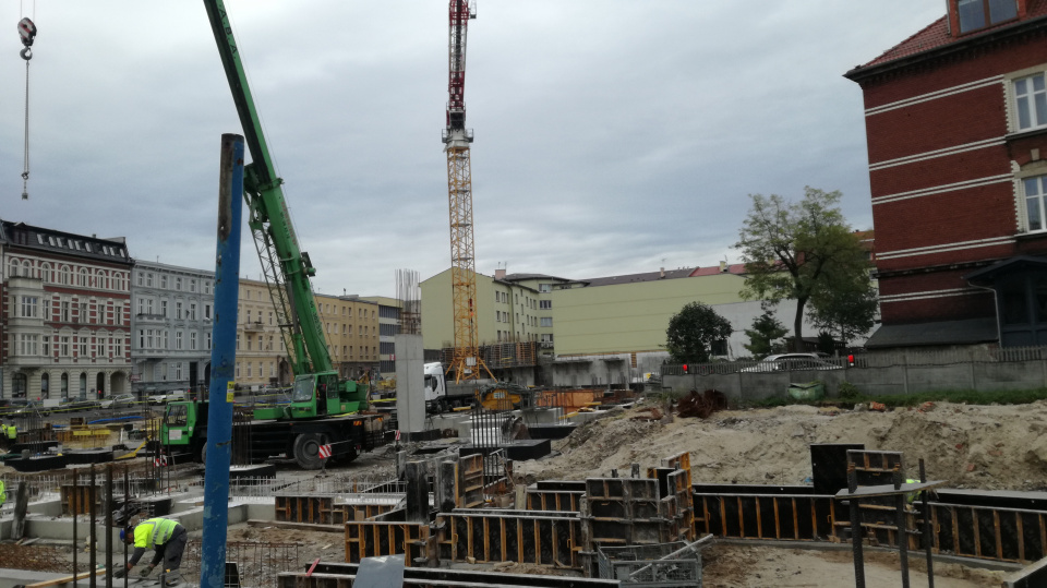 Powstają fundamenty pod budowę Centrum Przesiadkowego Opole Główne [fot.P.Wójtowicz]