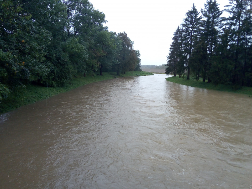 Poziom wody w rzece Prudnik był największy w tym dziesięcioleciu [zdj. Jan Poniatyszyn]