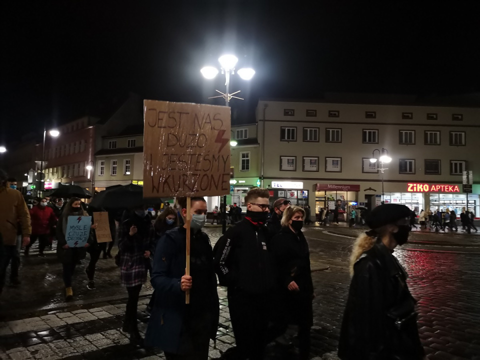 Strajk kobiet w Opolu [fot. Katarzyna Doros]