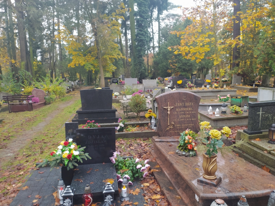 Cmentarz w Opolu-Półwsi [fot. Witold Wośtak]