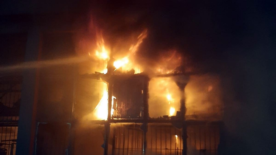 Pożar na terenie fabryki mebli w Głuszynie [fot. Radosław Matysik]