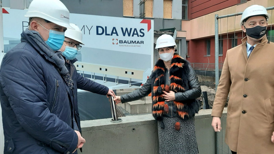 Wmurowanie kamienia węgielnego pod budowę łącznika pomiędzy Opolskim Centrum Onkologii, a Szpitalem Wojewódzkim w Opolu [fot. Mariusz Chałupnik]