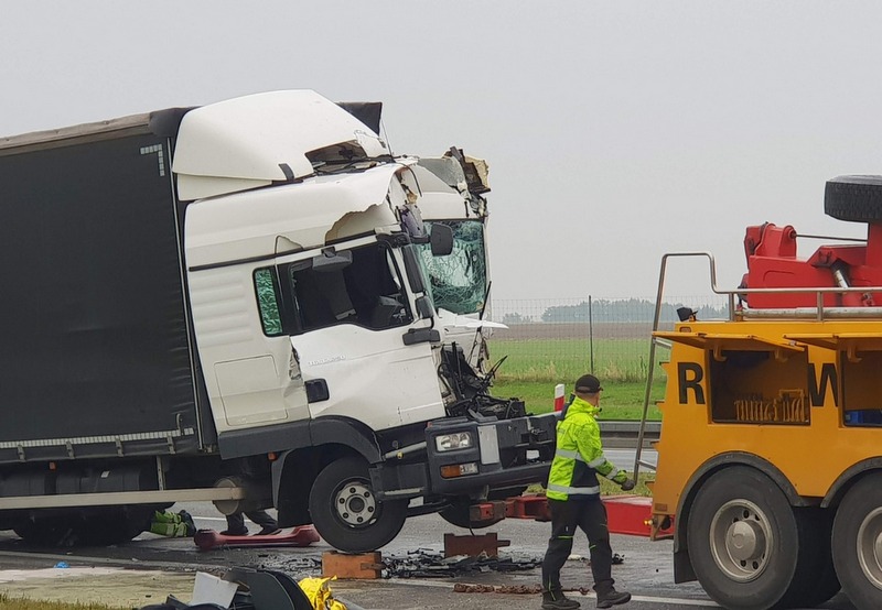 Wypadek 3 ciężarówek na A4 [fot. A. Pospiszyl]