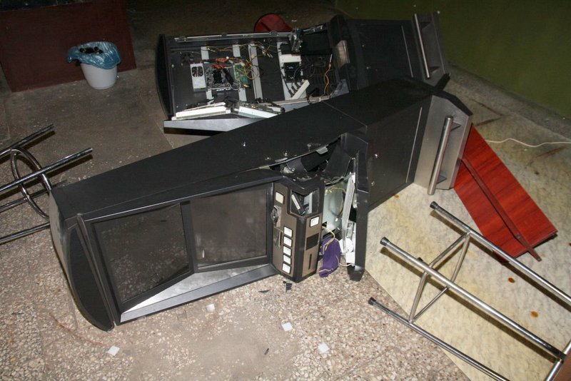 Zniszczone automaty do gier [fot. policja]