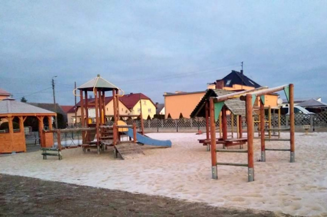 Trzy wioski zrzuciły się na budowę placu rekreacyjnego
