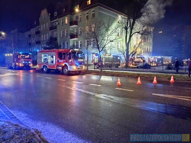 Jedna osoba zginęła w pożarze w Brzegu. Konieczna była ewakuacja mieszkańców