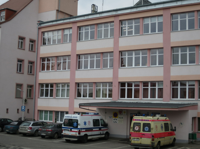 Szpital w Głubczycach w związku z trzecią falą pandemii znowu działa w systemie hybrydowym. Mamy pełne zabezpieczenie