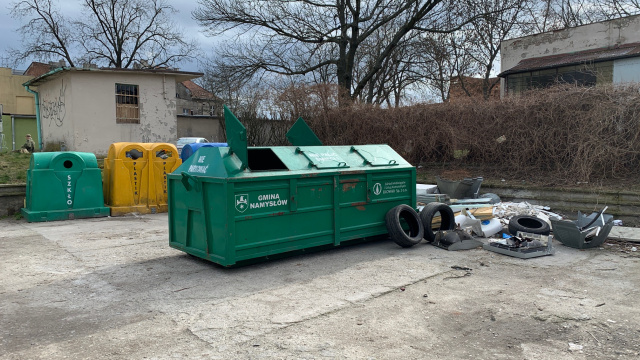 Wiaty na śmieci znikną z centrum Namysłowa. Miasto zmienia system odbioru odpadów