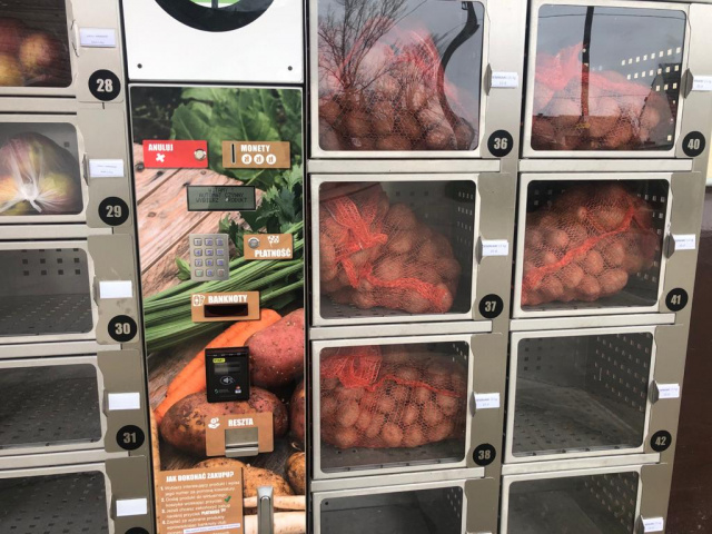 Świeże warzywa i owoce z... automatu. Urządzenie stanęło w opolskich Groszowicach