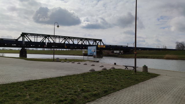 Rozpoczęła się budowa nowego mostu kolejowego na Odrze w okolicach Pasieki w Opolu