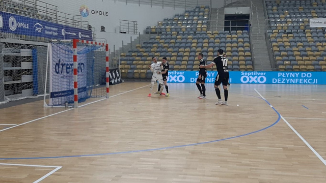 Futsal: demolka w derbach. Dreman z utrzymaniem w ekstraklasie