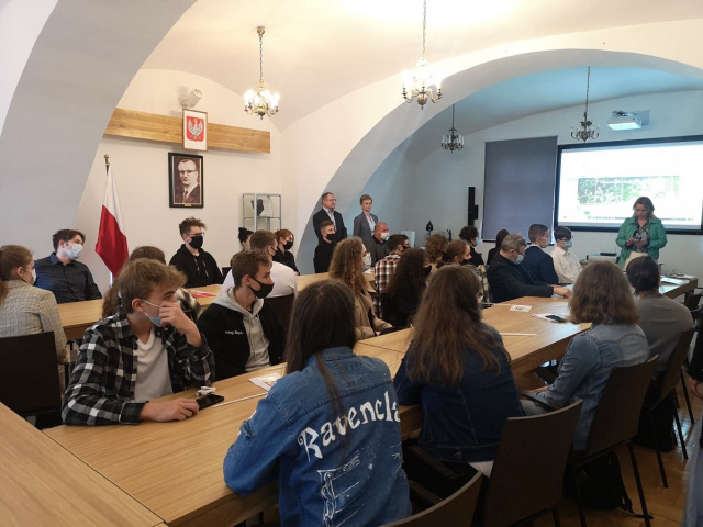 Sześć drużyn z opolskich szkół weźmie udział w Turnieju Debat Oksfordzkich o setnej rocznicy III Powstania Śląskiego