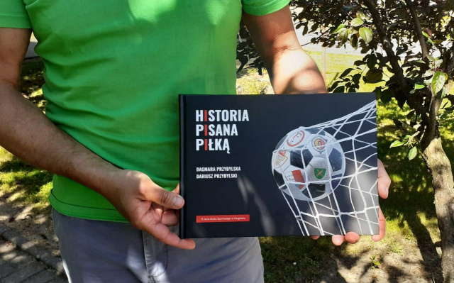 Głogówek: premiera książki poświęconej historii zasłużonego dla lokalnej społeczności Klubu Sportowego ,,Fortuna
