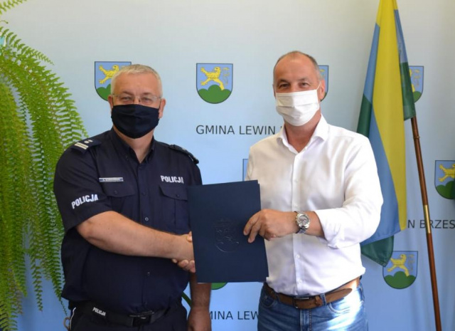 Będą dodatkowe patrole policji w gminie Lewin Brzeski. Burmistrz przeznaczył na to 5 tysięcy złotych