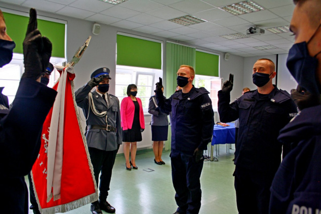 Nowi funkcjonariusze w regionie. W KWP w Opolu 6 policjantów złożyło ślubowanie