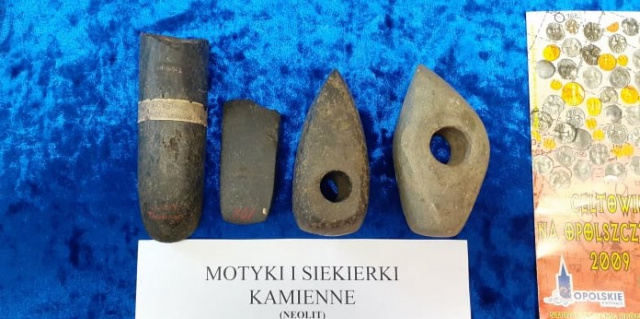Uczniowie szkoły podstawowej w Nowej Cerekwi zgłębiają wiedzę z archeologii