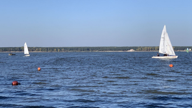 Na Jeziorze Turawskim zakończono sezon żeglarski. Nie oznacza to jednak, że jednostki nie będą wypływać na wodę