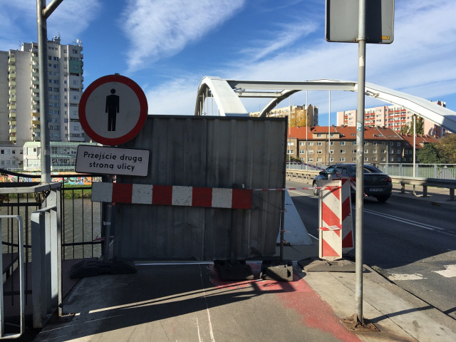 Opole: remont Mostu Piastowskiego przyczynia się do korków. Mieszkańcy pytają, dlaczego prace jeszcze się nie zakończyły