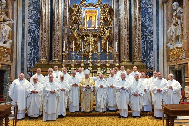 Andrzej Czaja i inni polscy biskupi z wizytą w Watykanie. To jest dziś palący problem, jak zatrzymać młode pokolenie przy Kościele, gdy mamy tyle gorszących nas spraw