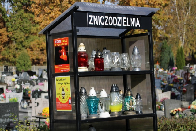 Zniczodzielnie na cmentarzach w Kędzierzynie-Koźlu. To oszczędność i dbałość o ekologię