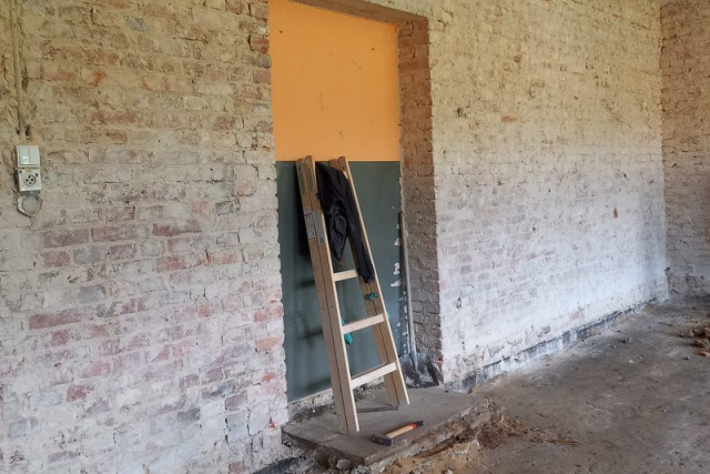 Remont budynku wielofunkcyjnego w Januszkowicach potrwa dłużej, niż planowano