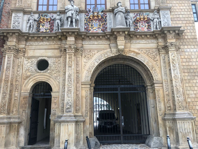 Główna brama na Zamku Piastów Śląskich w Brzegu oddana do użytku. Została oczyszczona i naprawiona