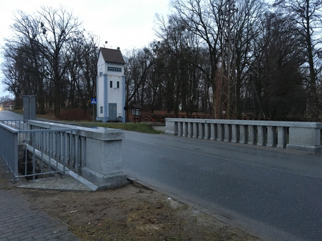 W Chróścinie Opolskiej odnowiono zabytkowy mostek. Zdecydowanie ten remont był potrzebny